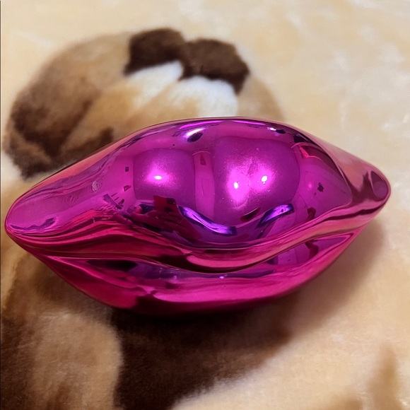 Lip-Shaped Pink Ceramic Decor - Picture 4 of 6